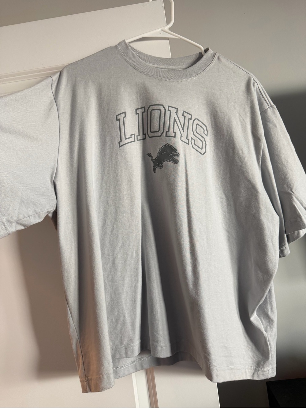 Detroit Lions NFL Team Apparel Oversized Graphic T-Shirt – Gray